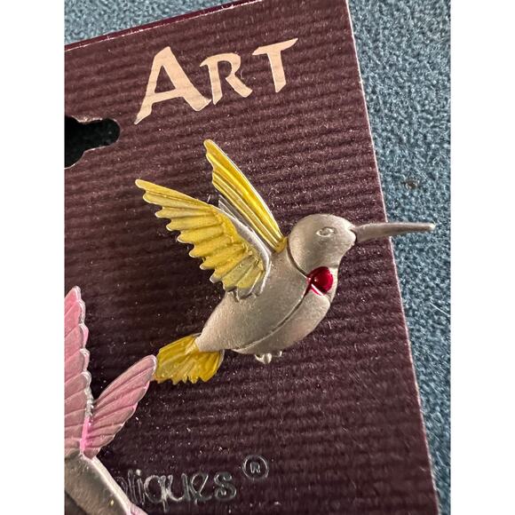 Spooniques Hummingbird Pin Set of 3 Colorful Enamel Brooches on Card Vintage - Picture 4 of 6